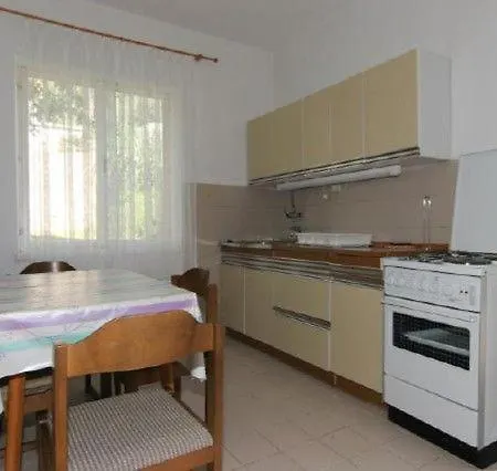 Appartamento Doris Pag Town